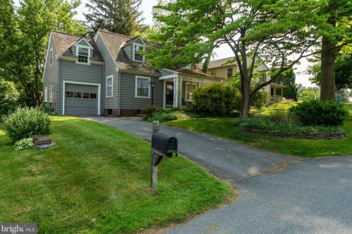 112 Meadia Ave, Lancaster, PA 17602-4820