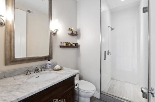 1566 Hillside Dr, Glendale CA  91208-2456 exterior