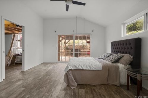 3637 Fairesta St, Glendale CA 91214-1804 exterior