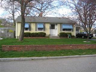 10 Deer St, East Providence, RI 02916-2102