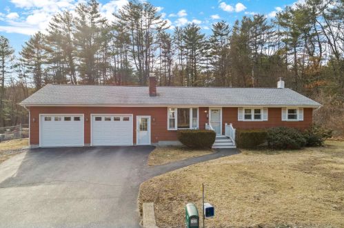 133 Dunbarton Rd, Goffstown, NH 03045-2819