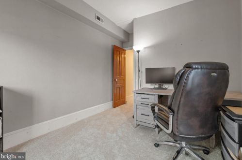 232 Walnut St, Lancaster PA  17602-2342 exterior