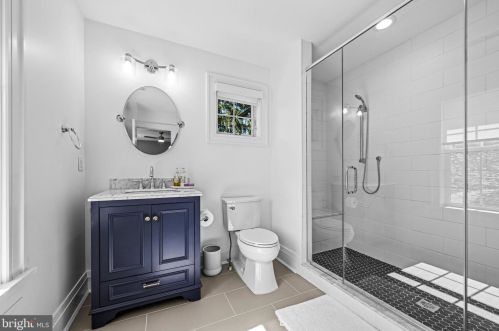 605 Warwick Rd, Tavistock NJ  08033-3926 exterior