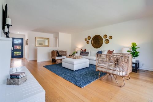 40 Meriam Dr, San Rafael, CA 94903-2878