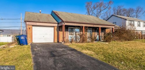31 Gentry Ln, Willingboro, NJ 08046-3203