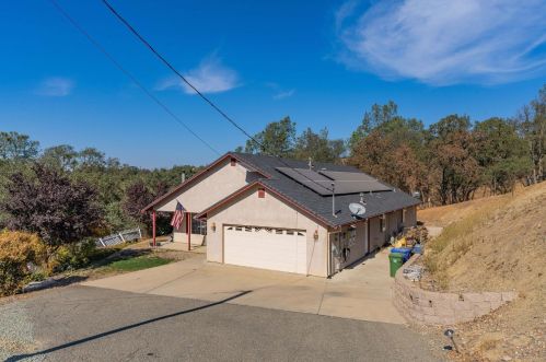 8760 Greer Way, Valley Springs, CA 95252-9639