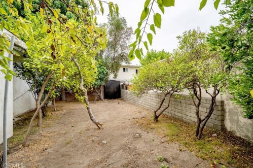 724 Acacia Ave, Glendale CA  91205-3006 exterior