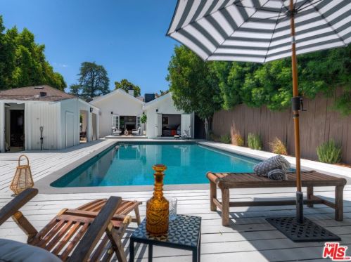 13109 Bloomfield St, Van Nuys, CA 91423-3205