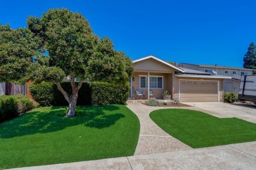 715 Dartmouth Pl, Gilroy, CA 95020-6315