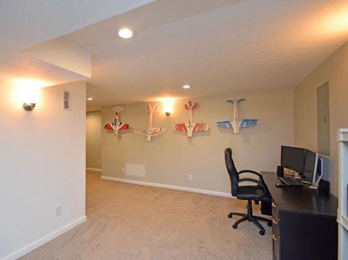 9655 Fallsridge Ct, Cincinnati OH 45231-2885 exterior