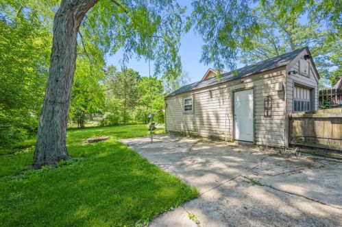 414 Walnut St, Batavia, IL 60510-2968
