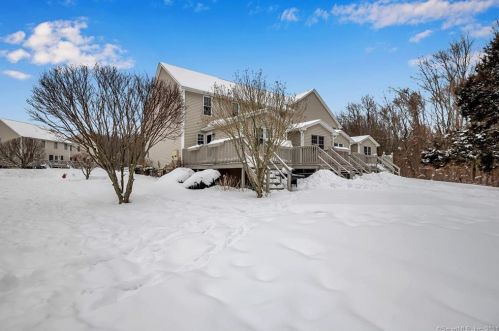 81 White Tail Ln, Wallingford, CT 06492-5397