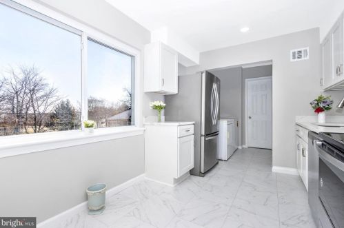 8107 Lockney Ave, Silver Spring MD 20912-7304 exterior