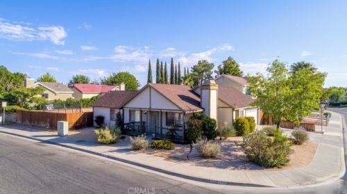 3041 Gingerwood Ln, Lancaster, CA 93536-4739