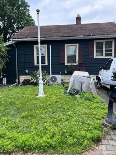 52 Camden St, Milford, CT 06461-4018
