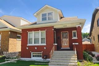 6151 Byron St, Chicago, IL 60634-2546