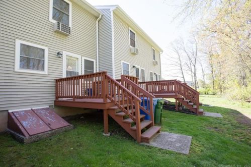212 Brentwood Dr, Wallingford CT  06492-4352 exterior