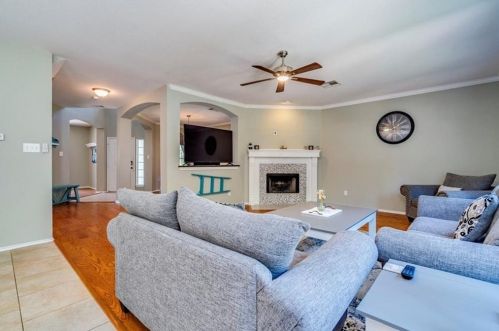 132 Trinity Dr, Uhland TX 78640-4330 exterior