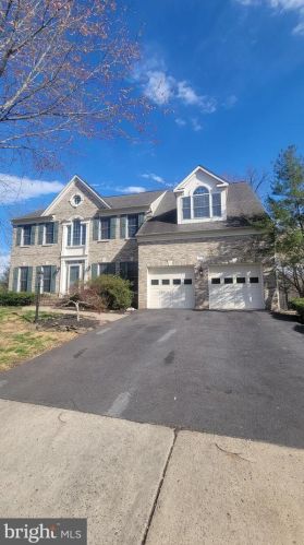 15141 Windy Hollow Cir, Gainesville, VA 20155-2849