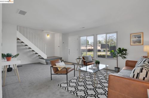 27492 Ponderosa Ct, Hayward CA  94545-4129 exterior