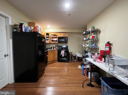 1415 15th St, Philadelphia, PA 19121-4307