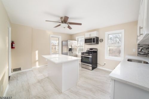 28 Hoffman Rd, Port Murray, NJ 07865-4200