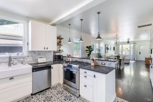 302 Scott St, Ukiah CA  95482-4320 exterior