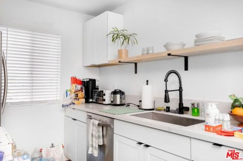 1422 Maple St, Glendale CA  91205-2737 exterior