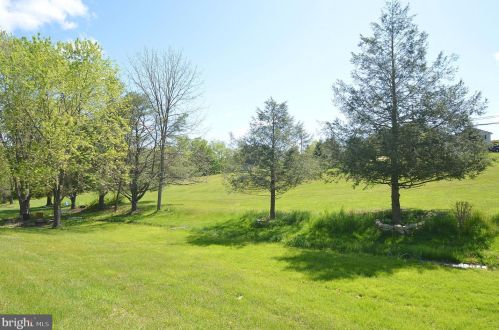 48 Calvin Unger Ln, Berkeley Springs WV 25411-5181 exterior