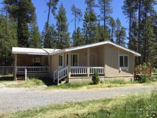 17348 Harlequin Dr, Bend, OR 97707-2318