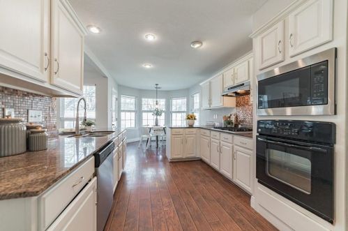 6868 Auckland Dr, Austin TX  78749-4139 exterior