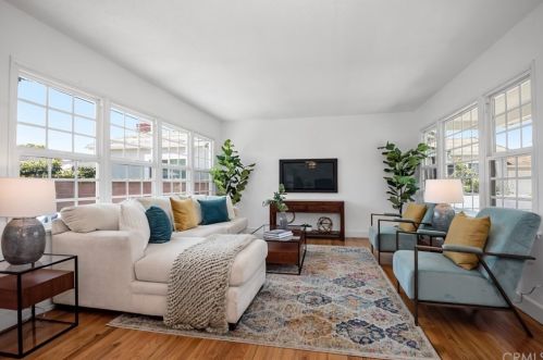 5406 134th St, Hawthorne, CA 90250-4908