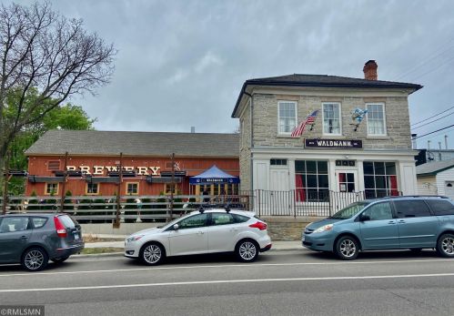38 Douglas St, Saint Paul MN  55102-2714 exterior