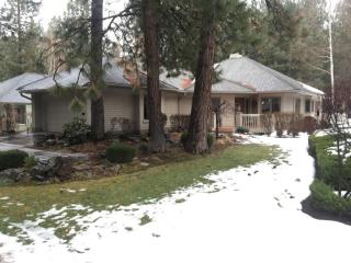 60720 Willow Creek Loop, Bend, OR 97702-9300