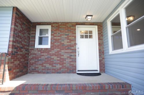 22 Remmey St, Perth Amboy, NJ 08863-1402