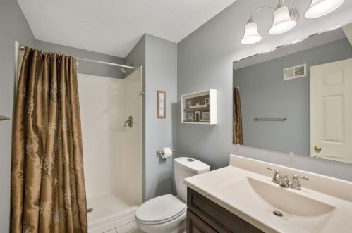 8009 Greenbriar Ln, Saint Paul MN  55125-8472 exterior