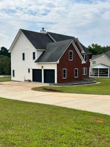 103 Hampton Meadows Ln, Hampton, GA 30228-5548