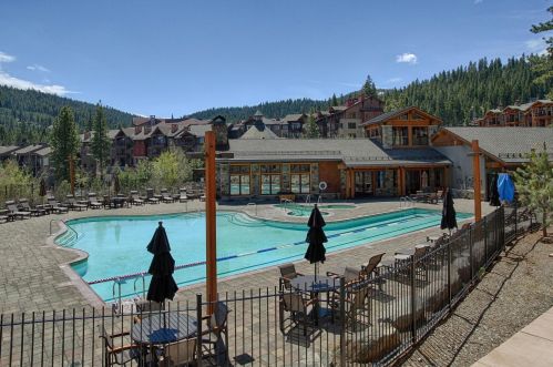 8001 Northstar Dr, Truckee CA  96161-4253 exterior