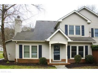 27 Ridge Wood Dr, Hampton, VA 23666-5645