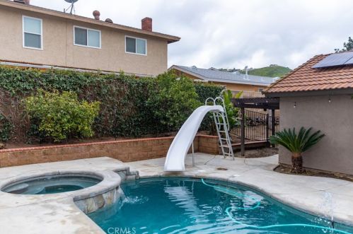 11568 Freedom Trl, Riverside CA  92503-5066 exterior