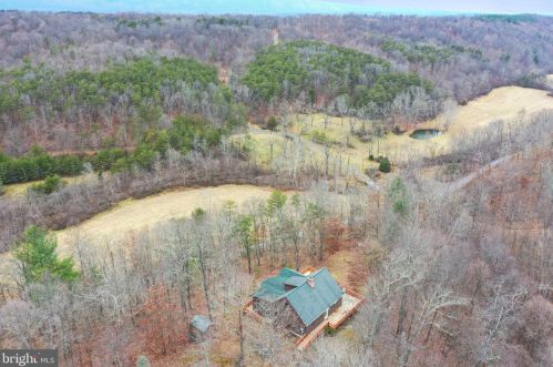 204 Quiet Place Ln, Berkeley Springs WV  25411-6633 exterior