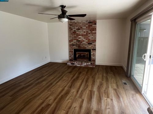 5202 Jomar Dr, Concord CA  94521-2343 exterior