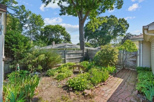 45 Honeysuckle Rd, Warwick RI  02888-5503 exterior