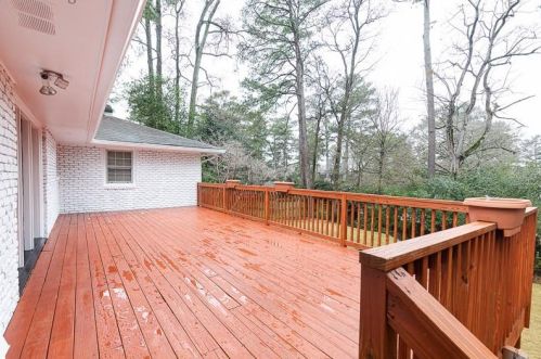 825 Moores Mill Rd, Atlanta GA  30327-1544 exterior