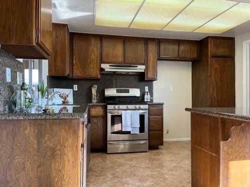848 Montrose St, Bloomington, CA 92316-1522