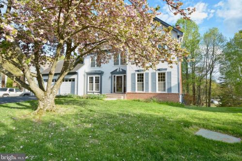 4193 Windflower Ct, Woodbridge, VA 22193-5100