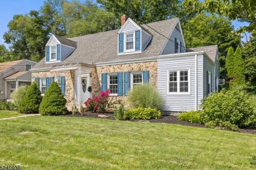 345 9th Ave, Manville, NJ 08835-1240