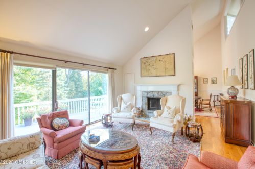 604 Lyon Farm Dr, Greenwich, CT 06831-4363