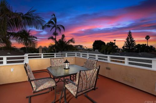 710 Stanley St, Oceanside, CA 92054-5015
