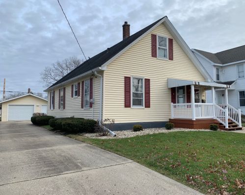 412 Adams St, Ottawa, IL 61350-5104
